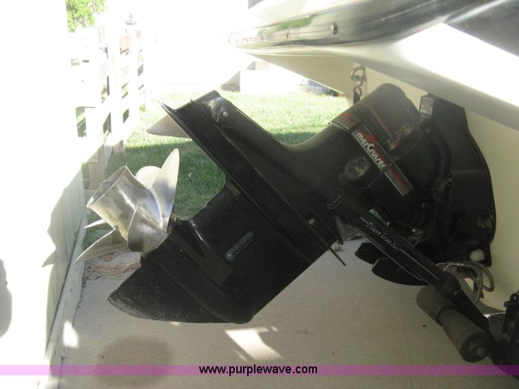 image for item H6332 1989 Baja Islander 190 boat