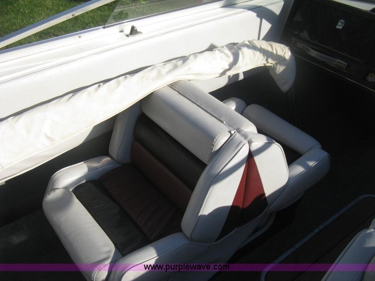 image for item H6332 1989 Baja Islander 190 boat