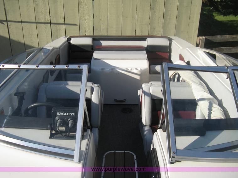 image for item H6332 1989 Baja Islander 190 boat