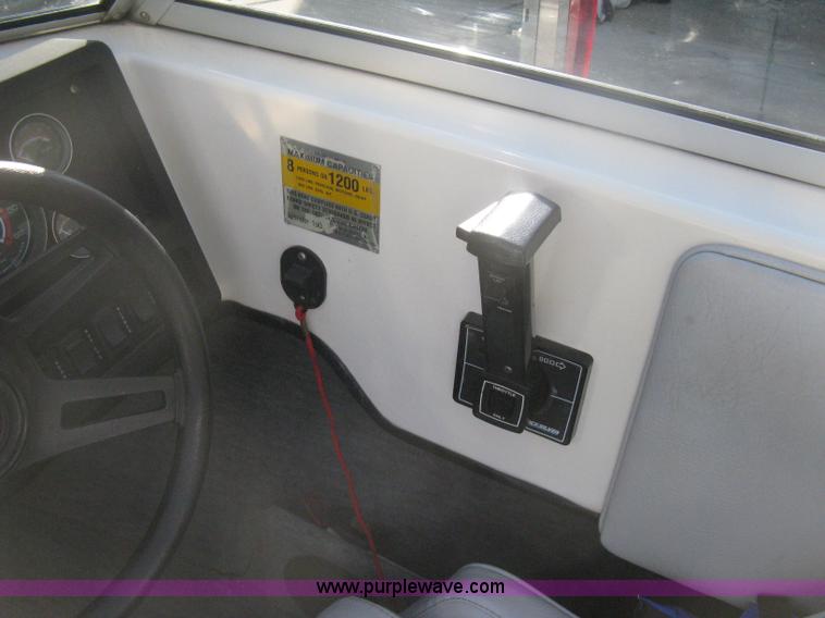 image for item H6332 1989 Baja Islander 190 boat