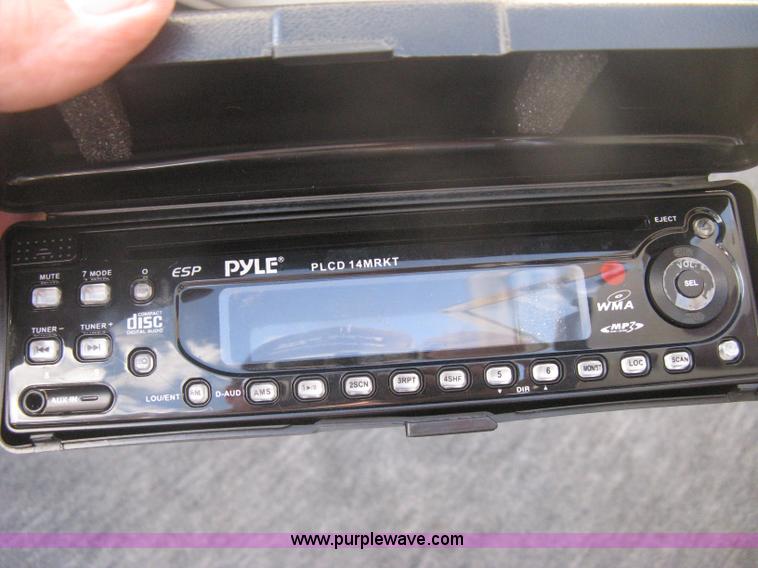 image for item H6332 1989 Baja Islander 190 boat