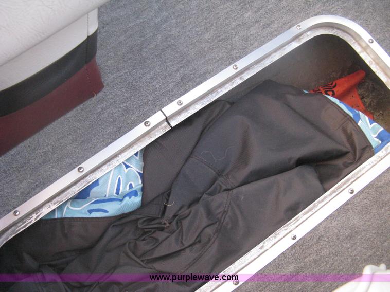 image for item H6332 1989 Baja Islander 190 boat