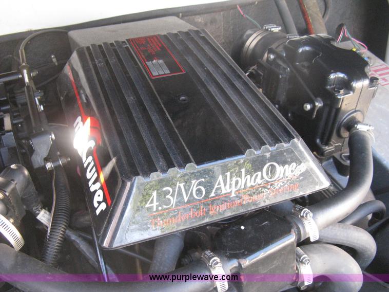 image for item H6332 1989 Baja Islander 190 boat