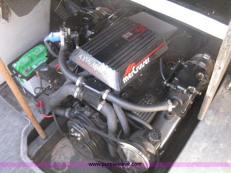 image for item H6332 1989 Baja Islander 190 boat