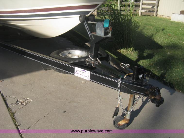 image for item H6332 1989 Baja Islander 190 boat