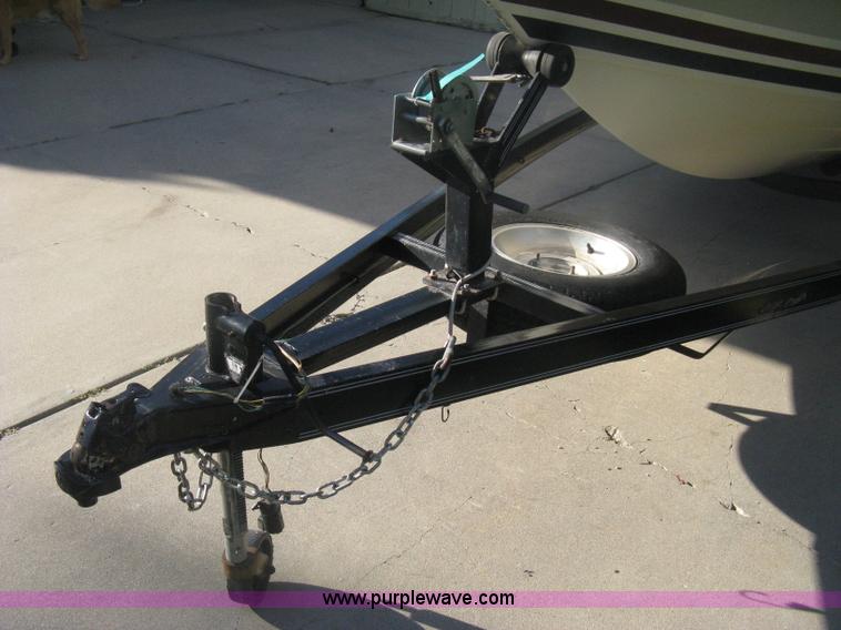 image for item H6332 1989 Baja Islander 190 boat