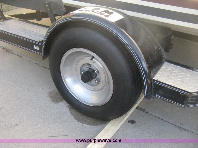 image for item H6332 1989 Baja Islander 190 boat