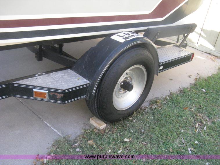 image for item H6332 1989 Baja Islander 190 boat