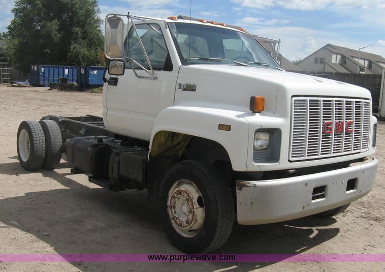 image for item H6348 1992 GMC TopKick truck cab and chassis