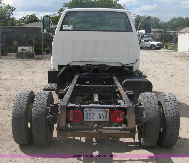 image for item H6348 1992 GMC TopKick truck cab and chassis