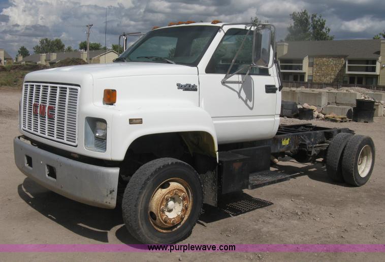 image for item H6348 1992 GMC TopKick truck cab and chassis