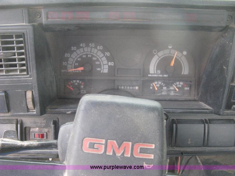 image for item H6348 1992 GMC TopKick truck cab and chassis