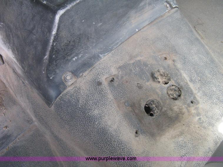 image for item H6348 1992 GMC TopKick truck cab and chassis