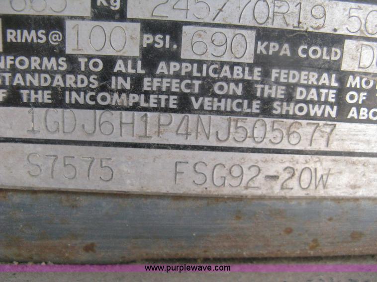 image for item H6348 1992 GMC TopKick truck cab and chassis