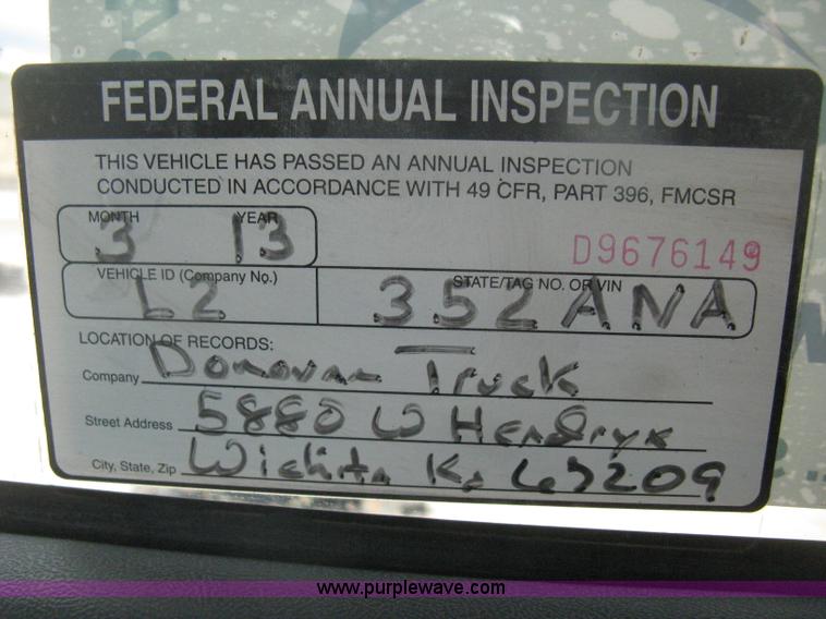 image for item H6348 1992 GMC TopKick truck cab and chassis