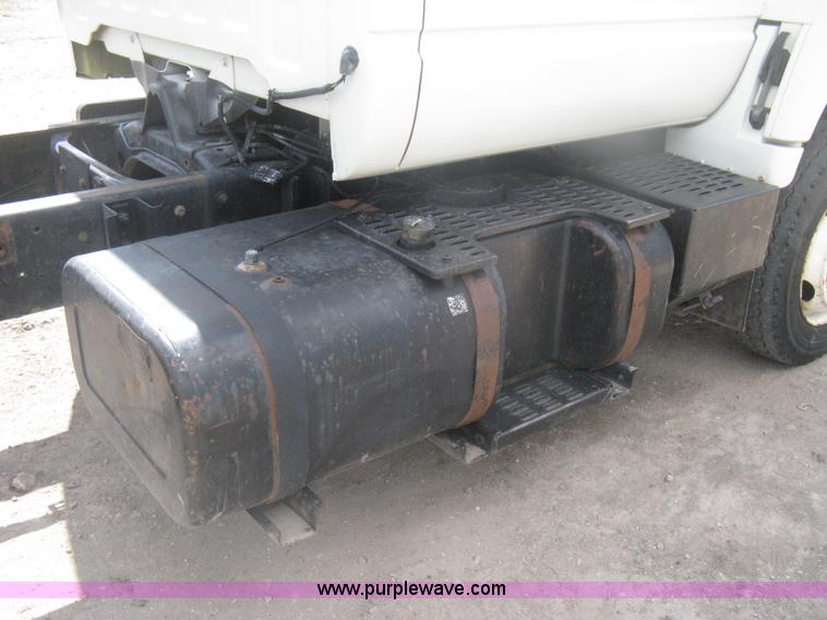 image for item H6348 1992 GMC TopKick truck cab and chassis