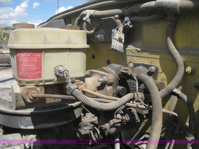 image for item H6348 1992 GMC TopKick truck cab and chassis