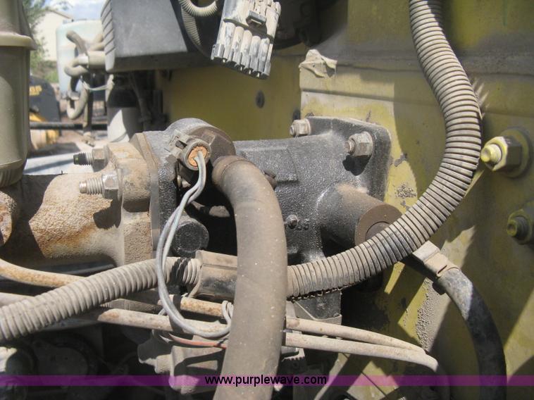 image for item H6348 1992 GMC TopKick truck cab and chassis