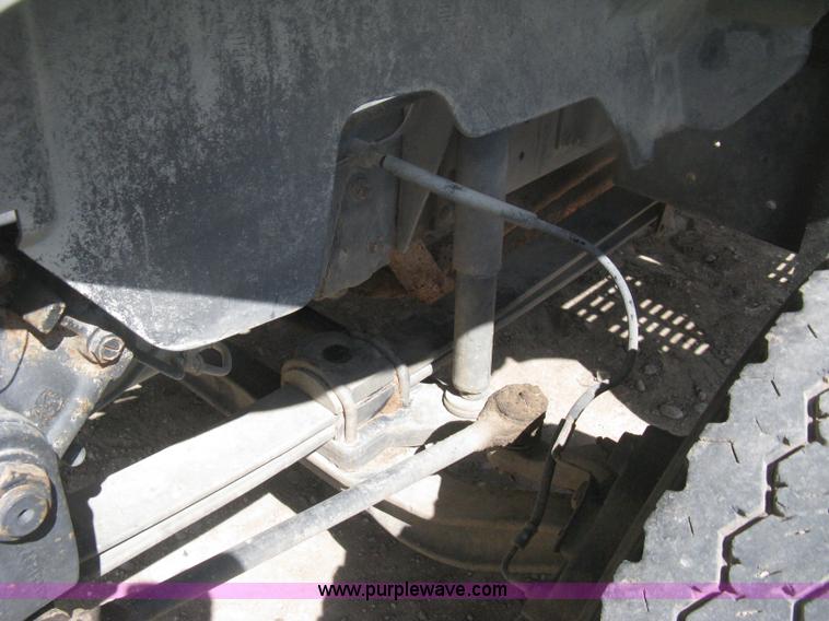 image for item H6348 1992 GMC TopKick truck cab and chassis