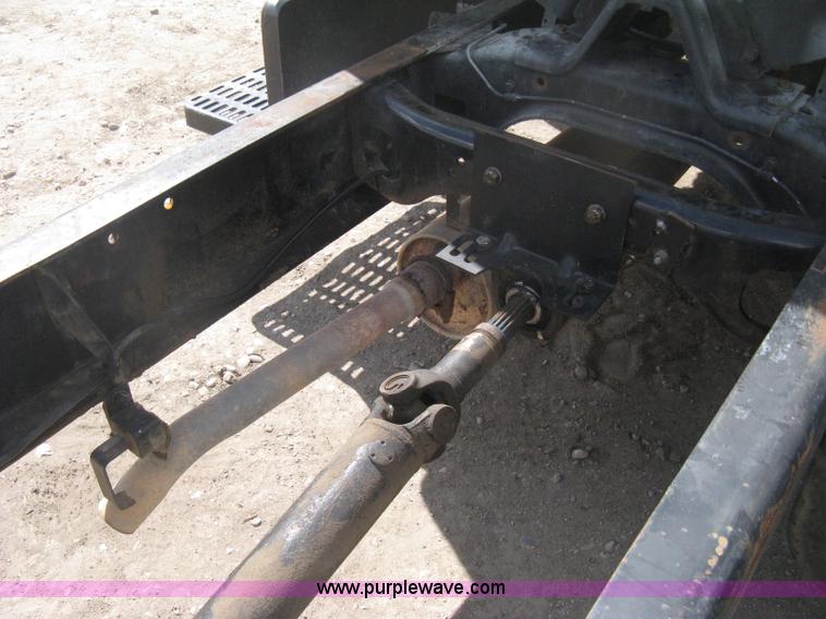 image for item H6348 1992 GMC TopKick truck cab and chassis