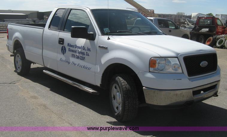 image for item H6351 2006 Ford F150 XLT SuperCab pickup truck