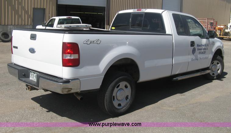 image for item H6351 2006 Ford F150 XLT SuperCab pickup truck