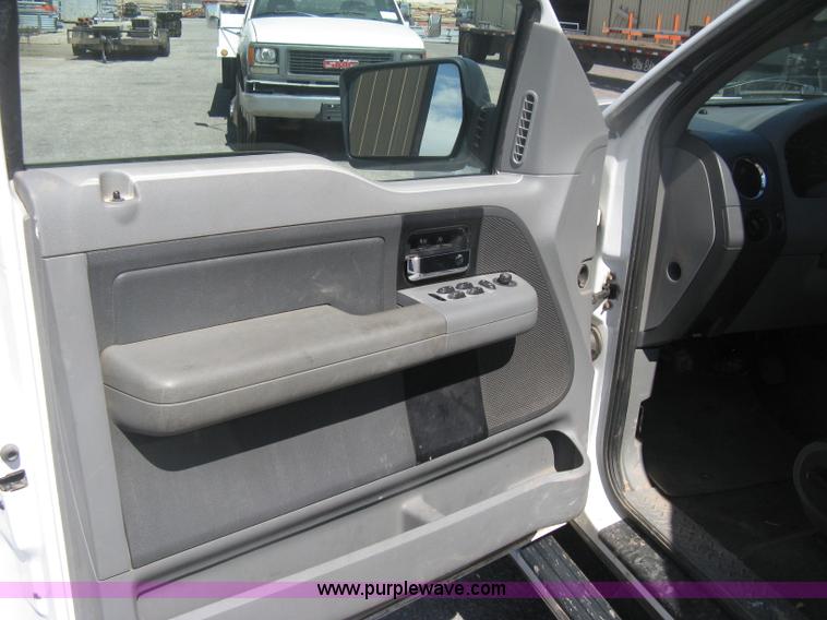 image for item H6351 2006 Ford F150 XLT SuperCab pickup truck