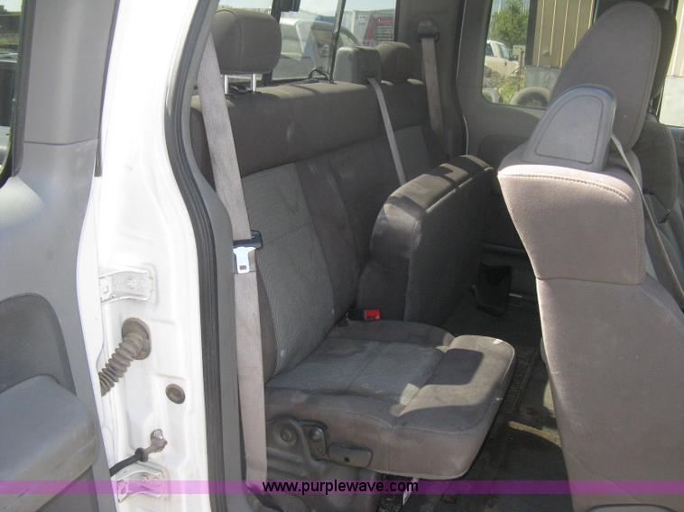 image for item H6351 2006 Ford F150 XLT SuperCab pickup truck