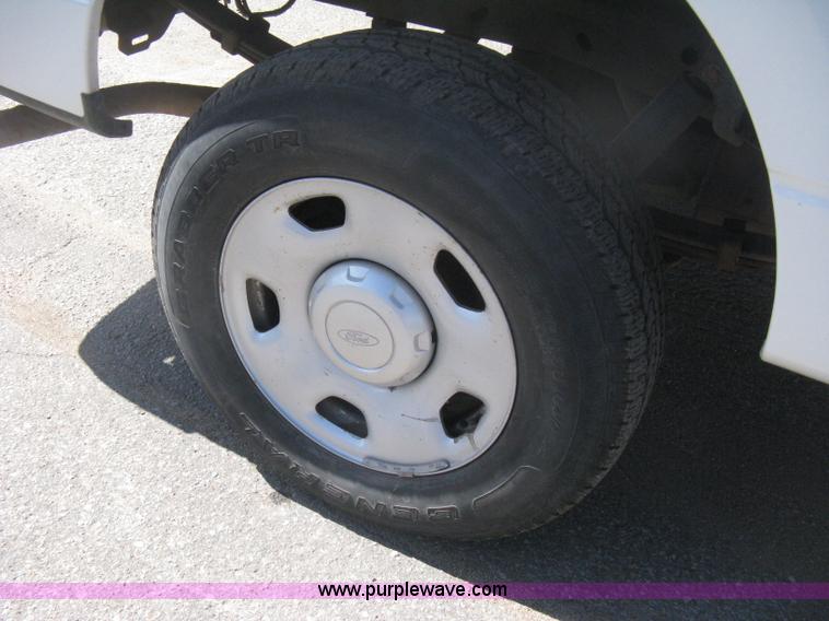 image for item H6351 2006 Ford F150 XLT SuperCab pickup truck