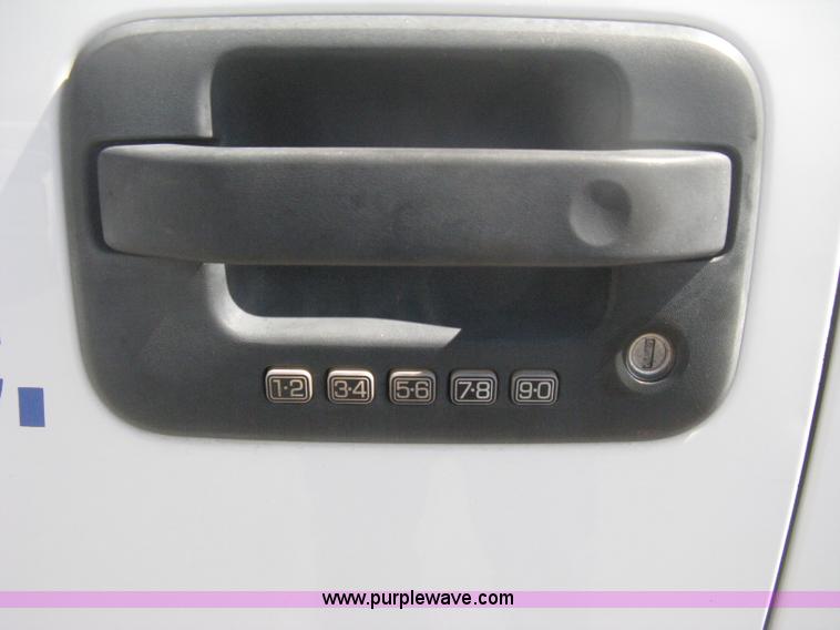 image for item H6351 2006 Ford F150 XLT SuperCab pickup truck