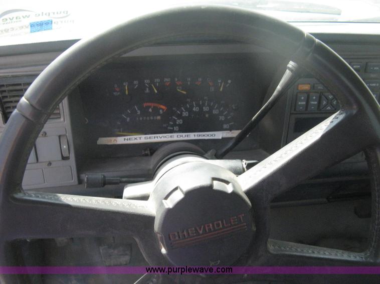 image for item H6352 1994 Chevrolet Silverado 3500HD rollback truck