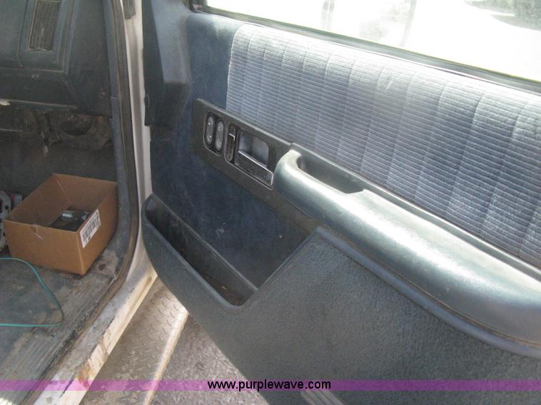 image for item H6352 1994 Chevrolet Silverado 3500HD rollback truck