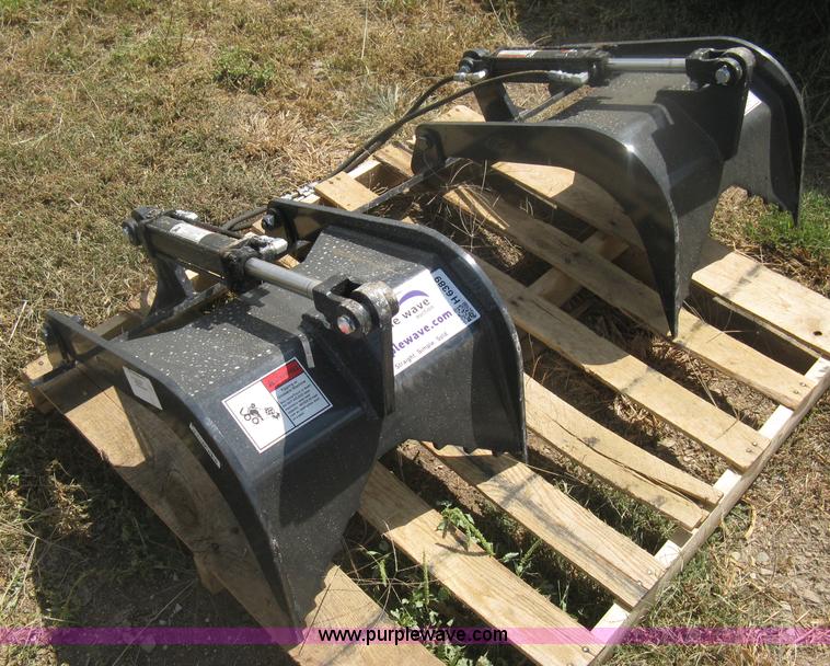 image for item H6389 Stout weld-on grapple attachment