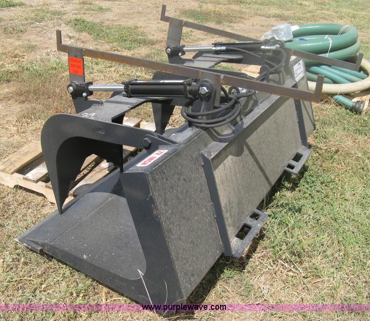 image for item H6391 Stout 72" grapple bucket
