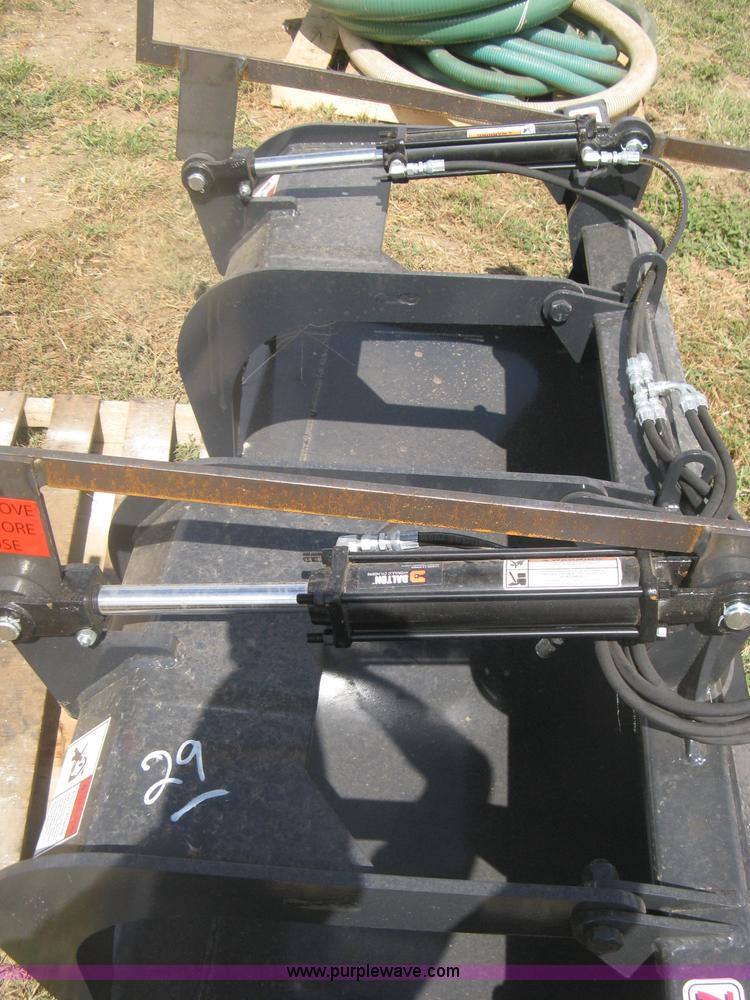 image for item H6391 Stout 72" grapple bucket