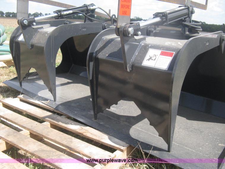 image for item H6391 Stout 72" grapple bucket