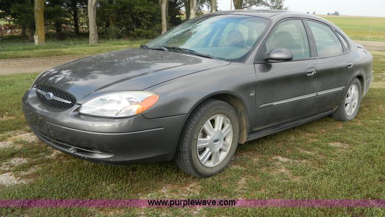 image for item I1385 2003 Ford Taurus SEL