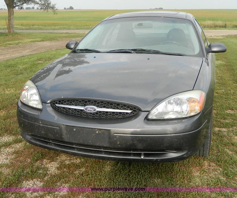 image for item I1385 2003 Ford Taurus SEL