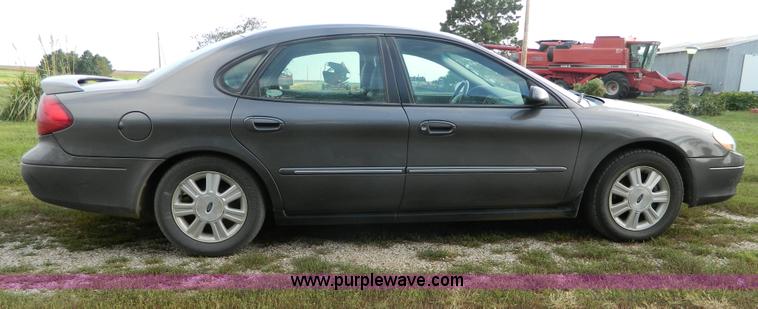 image for item I1385 2003 Ford Taurus SEL