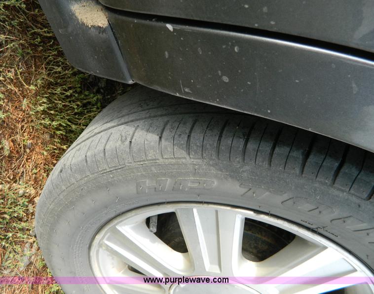 image for item I1385 2003 Ford Taurus SEL