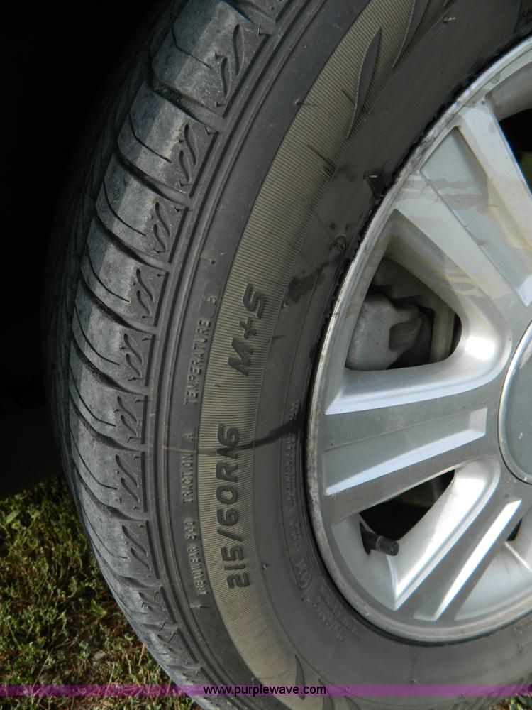 image for item I1385 2003 Ford Taurus SEL