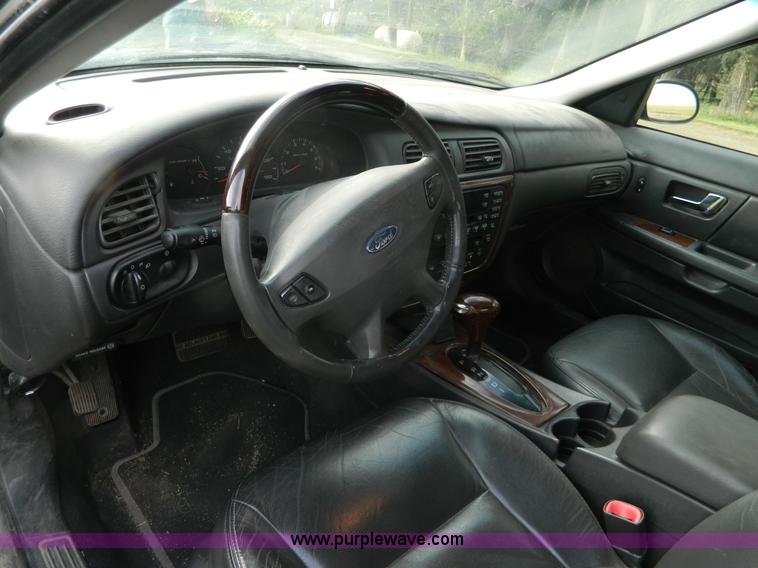 image for item I1385 2003 Ford Taurus SEL