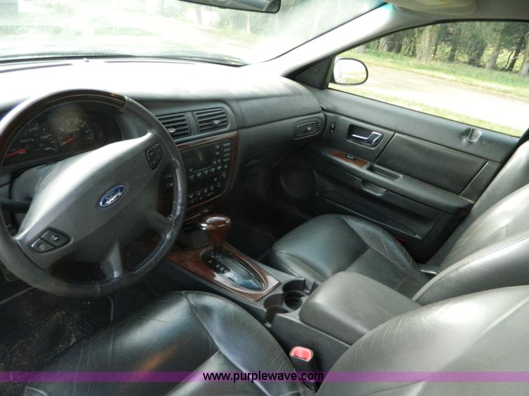image for item I1385 2003 Ford Taurus SEL
