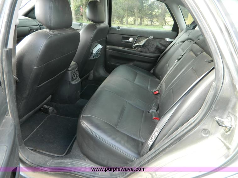 image for item I1385 2003 Ford Taurus SEL