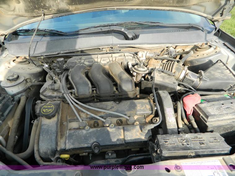image for item I1385 2003 Ford Taurus SEL