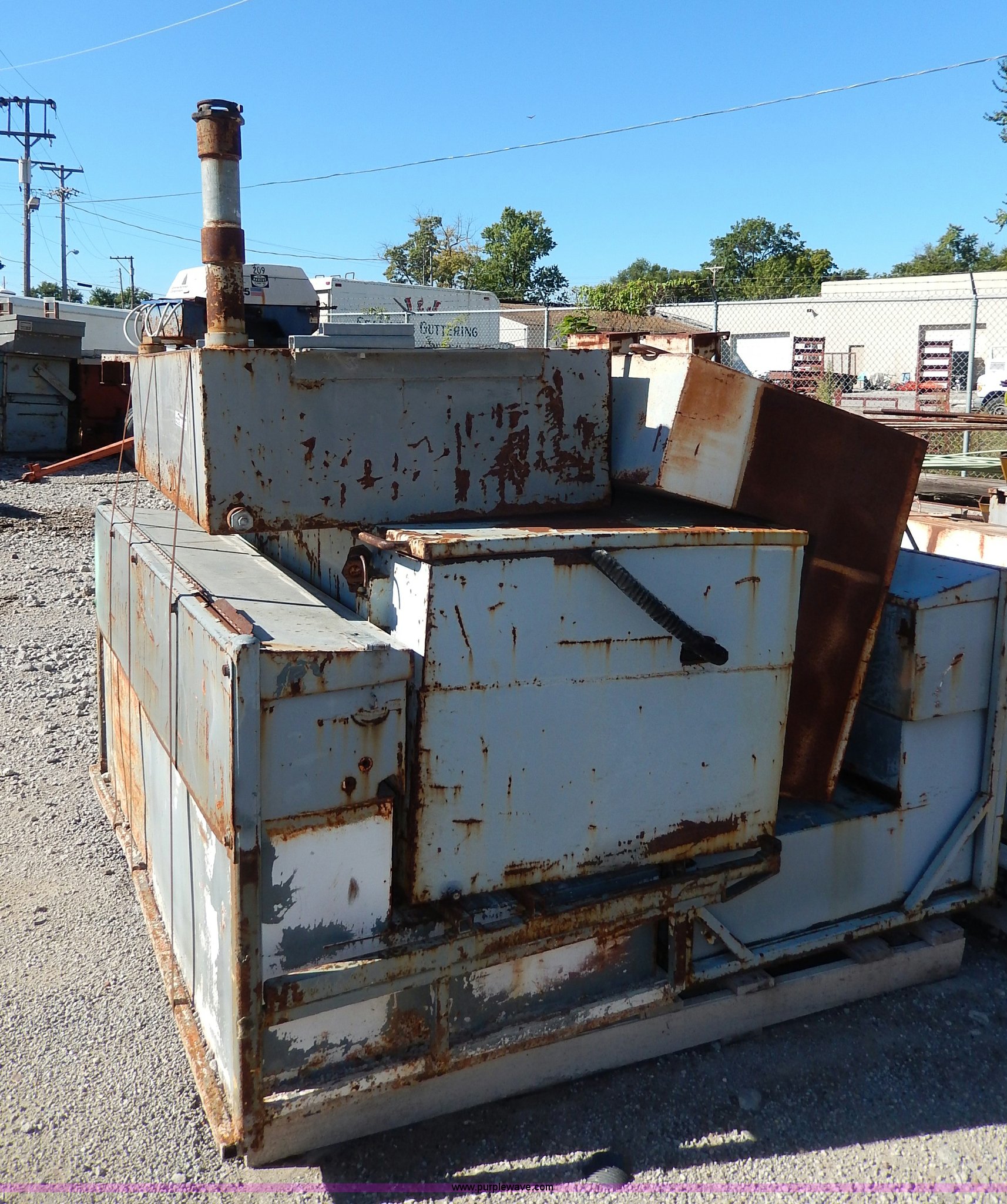 Assorted fuel tanks in Kansas City, KS Item AV9582 sold Purple Wave