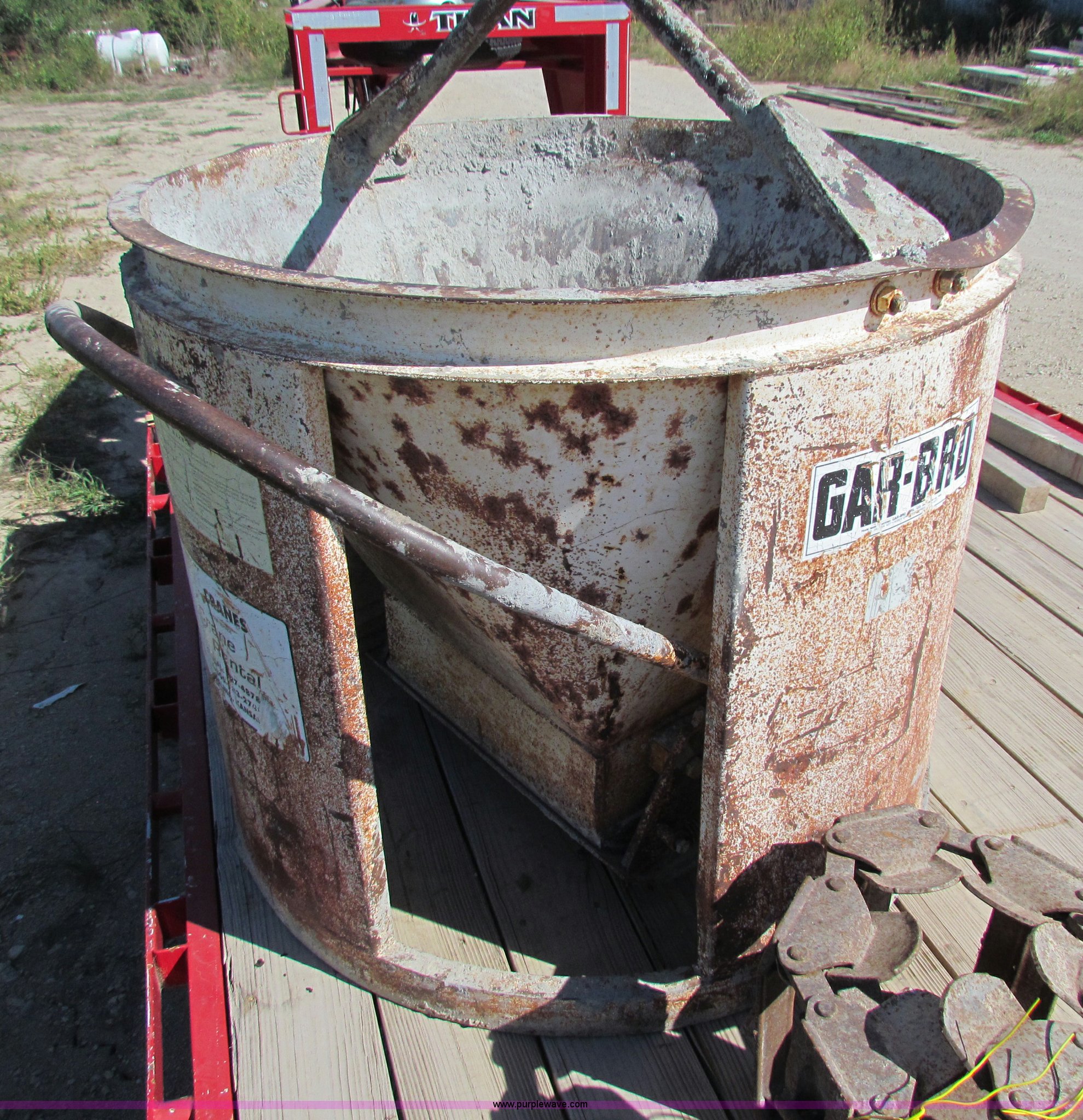 GarBro concrete bucket in Abilene, KS Item G4175 sold Purple Wave
