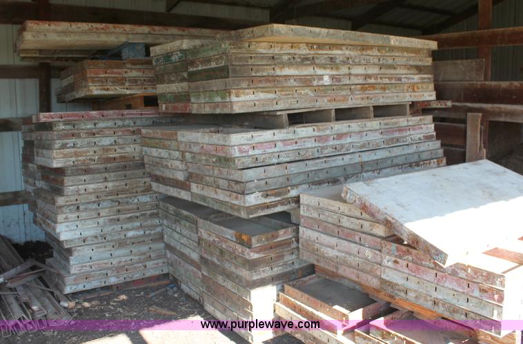 image for item AU9181 Symons concrete forms and hardware