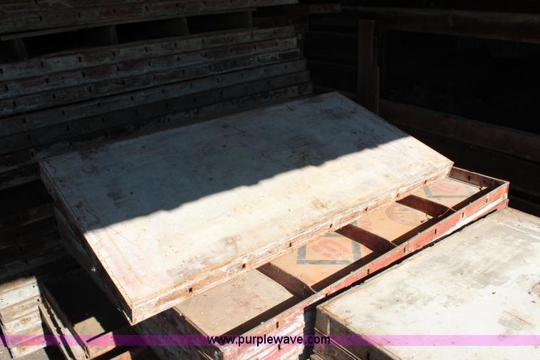 image for item AU9181 Symons concrete forms and hardware