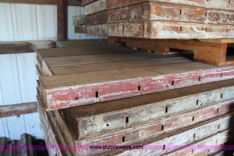 image for item AU9181 Symons concrete forms and hardware